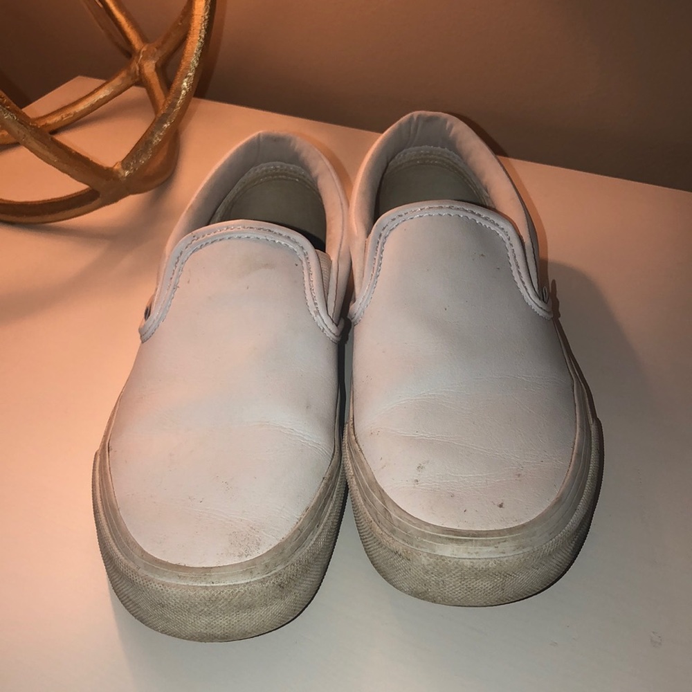 WHITE VANS